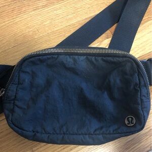 Black lululemon belt bag